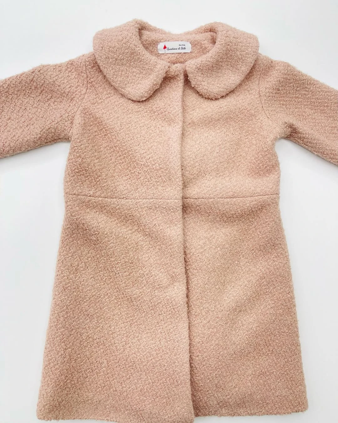 Cappottino bimba con fondo piega sul dietro e fiocco personalizzato