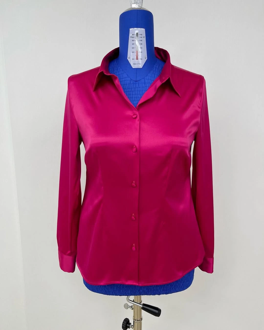 Camicia in raso color magenta